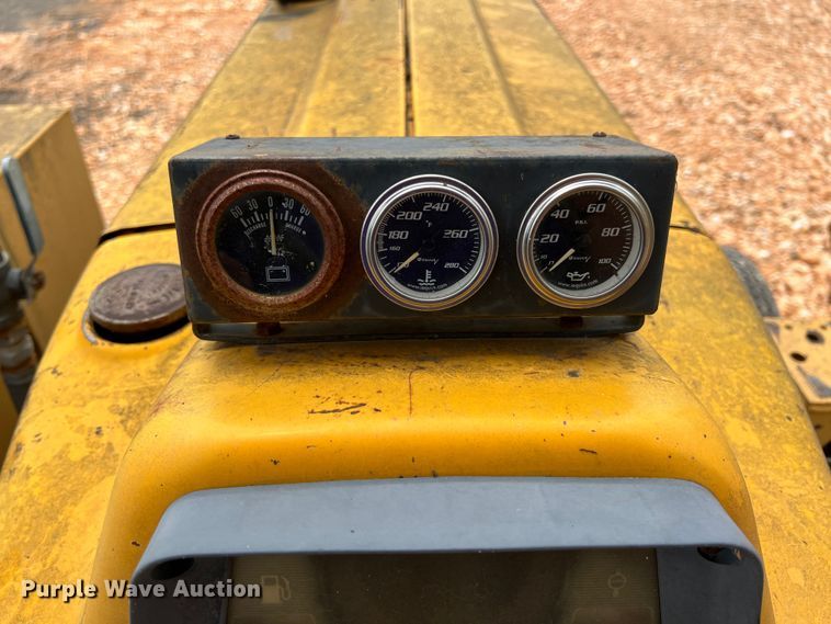 image for item LG9152 1985 Ford 7610  tractor