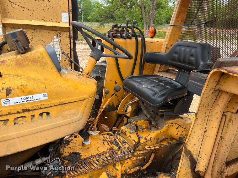 image for item LG9152 1985 Ford 7610  tractor