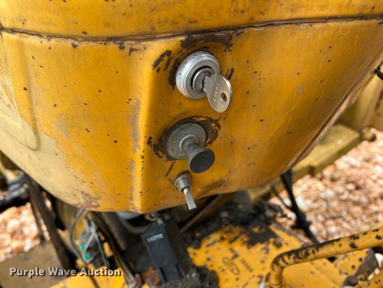 image for item LG9152 1985 Ford 7610  tractor