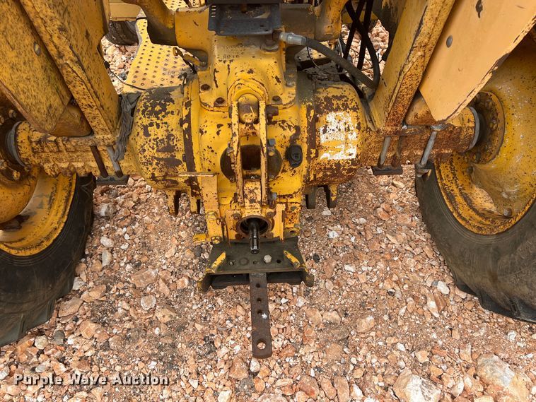 image for item LG9152 1985 Ford 7610  tractor