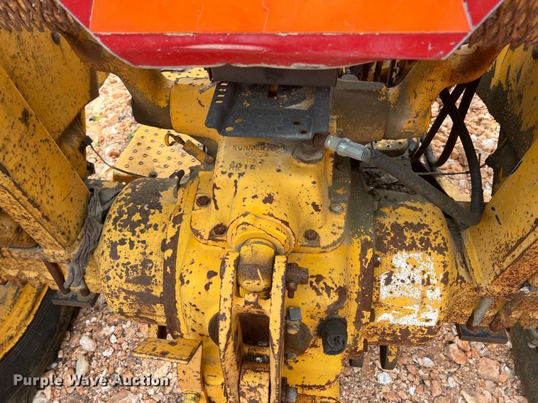 image for item LG9152 1985 Ford 7610  tractor