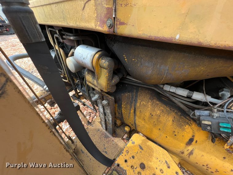 image for item LG9152 1985 Ford 7610  tractor