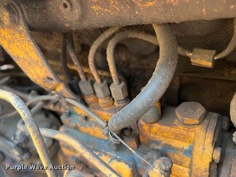 image for item LG9152 1985 Ford 7610  tractor