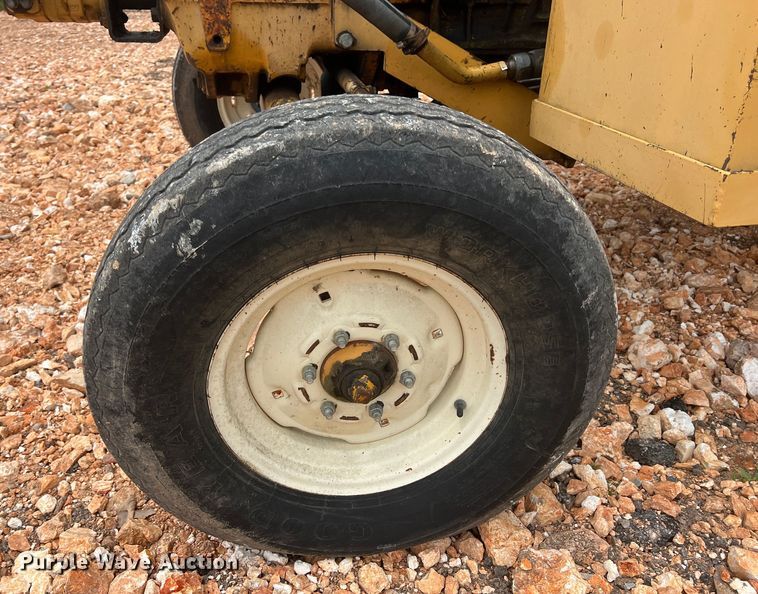 image for item LG9152 1985 Ford 7610  tractor