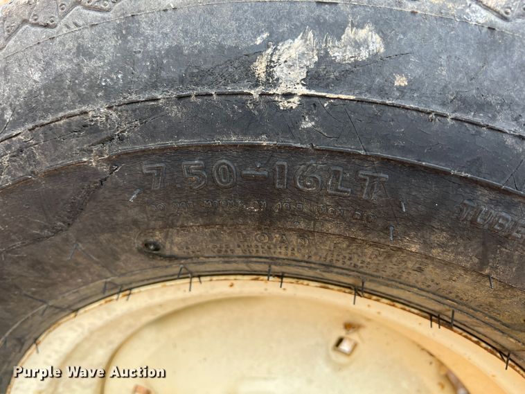 image for item LG9152 1985 Ford 7610  tractor