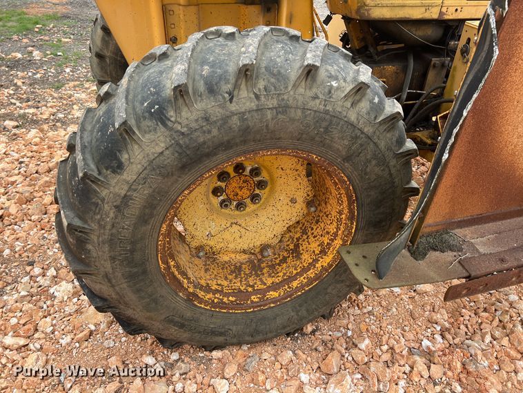 image for item LG9152 1985 Ford 7610  tractor