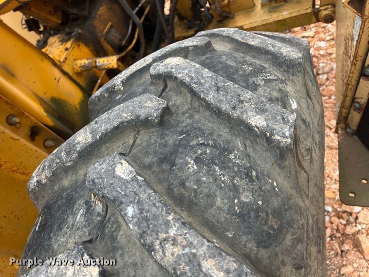 image for item LG9152 1985 Ford 7610  tractor