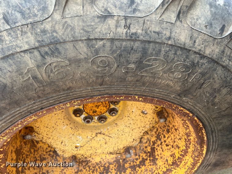 image for item LG9152 1985 Ford 7610  tractor