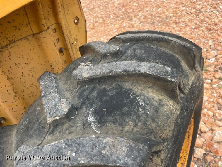 image for item LG9152 1985 Ford 7610  tractor