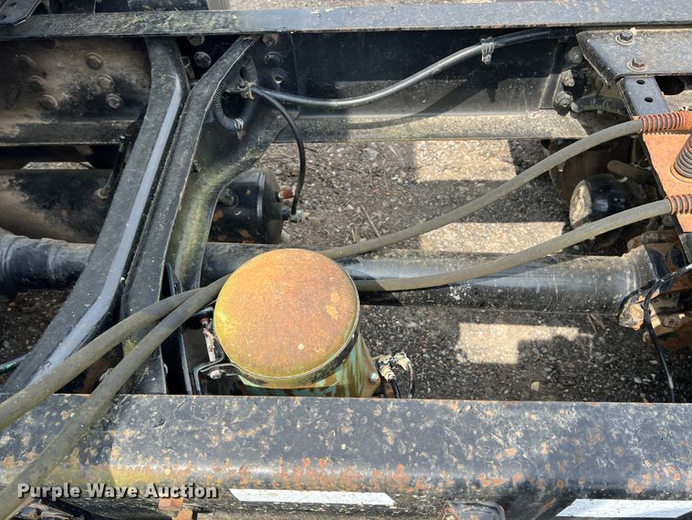 image for item LG9156 1994 White GMC WG Series  semi truck