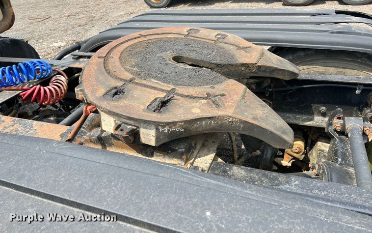 image for item LG9156 1994 White GMC WG Series  semi truck