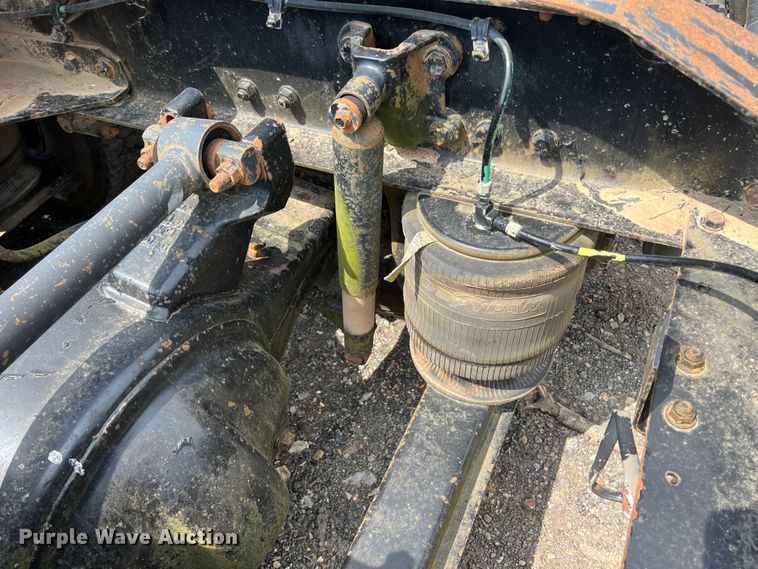 image for item LG9156 1994 White GMC WG Series  semi truck