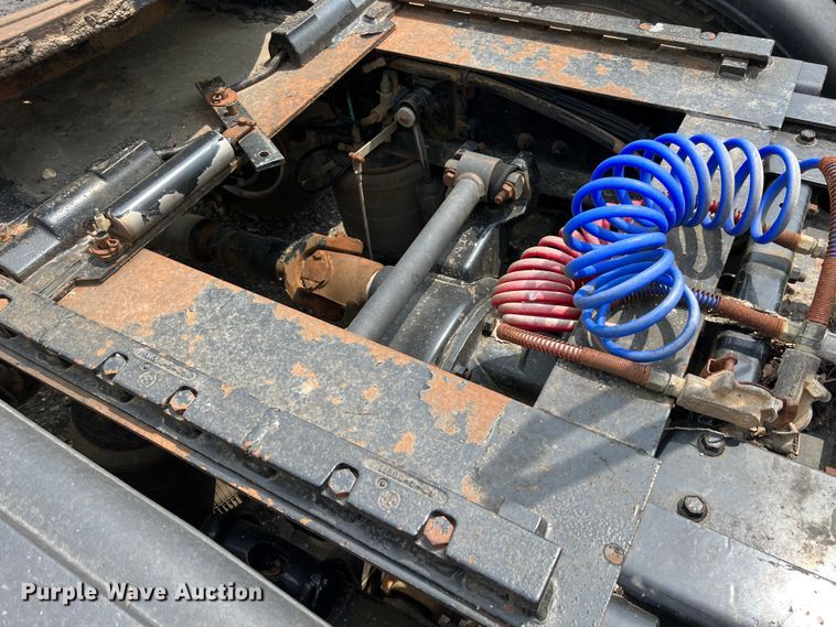 image for item LG9156 1994 White GMC WG Series  semi truck