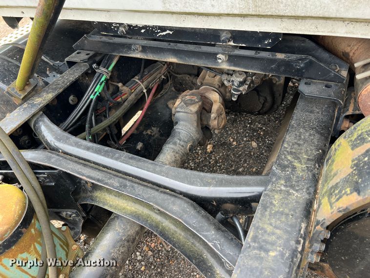 image for item LG9156 1994 White GMC WG Series  semi truck