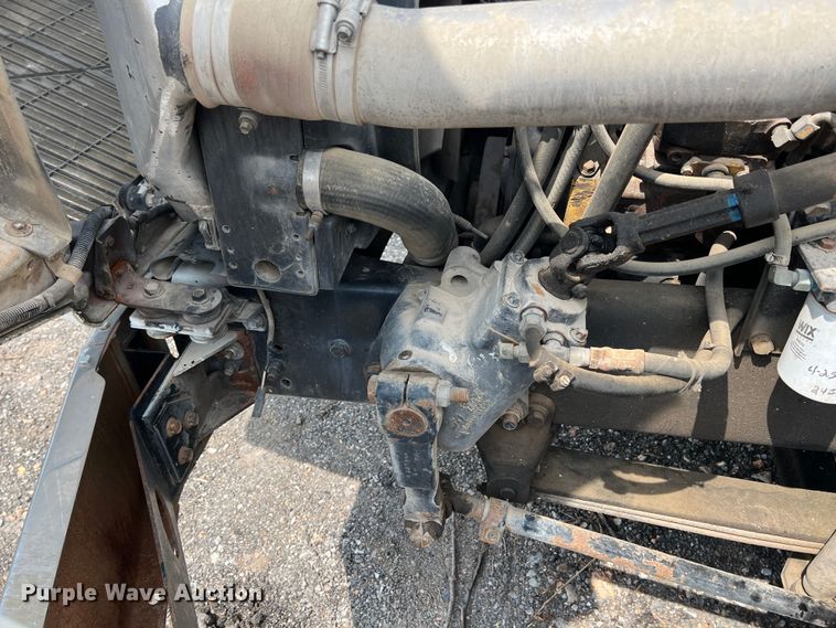 image for item LG9156 1994 White GMC WG Series  semi truck