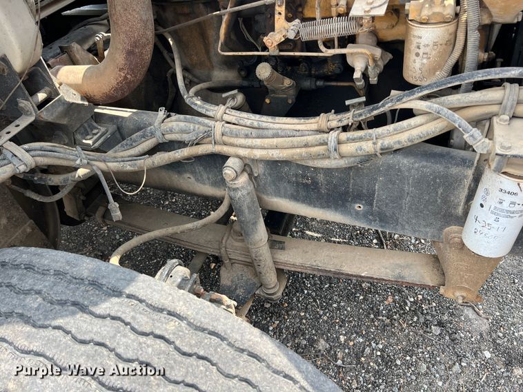 image for item LG9156 1994 White GMC WG Series  semi truck