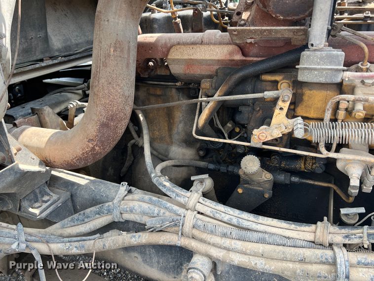 image for item LG9156 1994 White GMC WG Series  semi truck