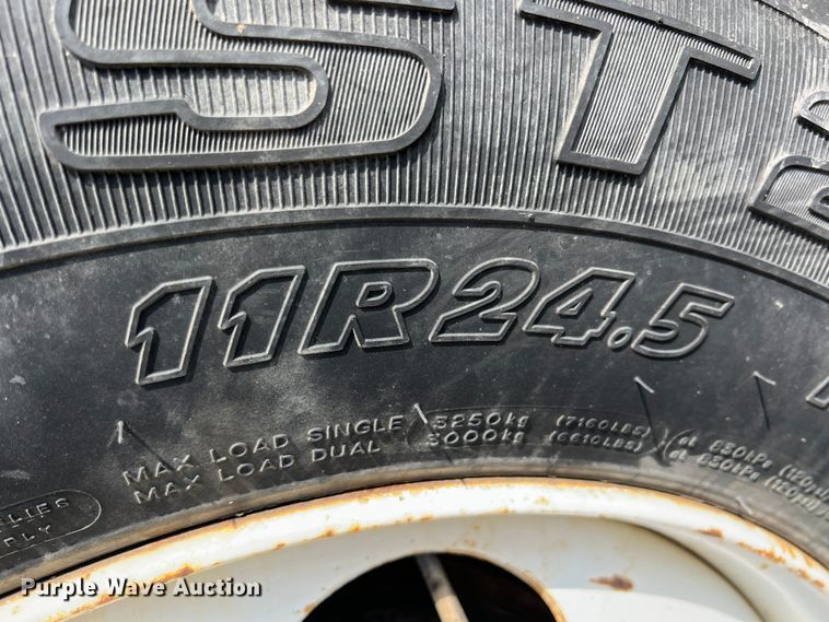 image for item LG9156 1994 White GMC WG Series  semi truck