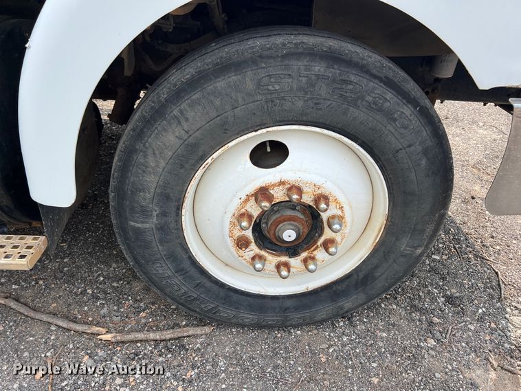 image for item LG9156 1994 White GMC WG Series  semi truck