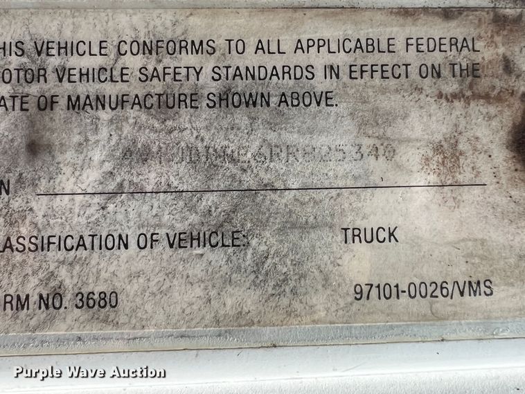 image for item LG9156 1994 White GMC WG Series  semi truck