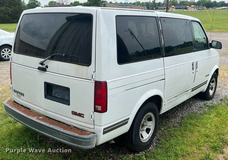 image for item LG9161 1998 GMC Safari  van