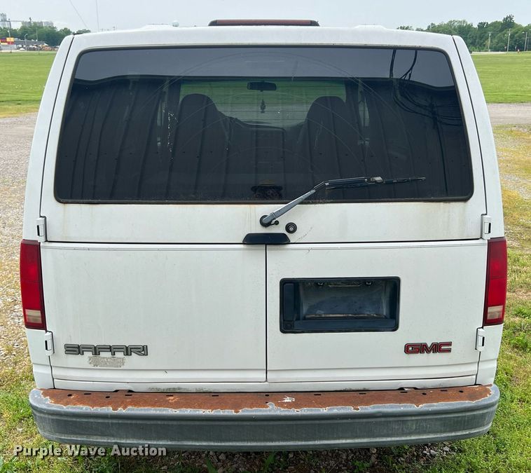 image for item LG9161 1998 GMC Safari  van