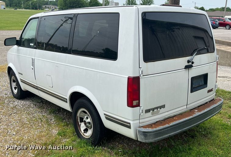 image for item LG9161 1998 GMC Safari  van