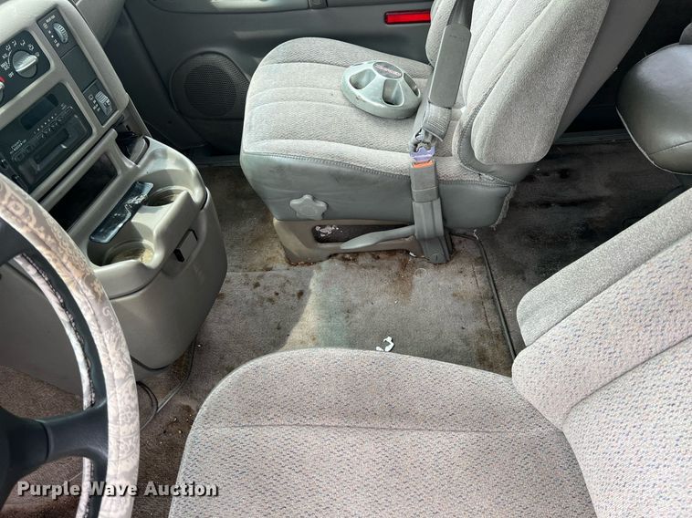 image for item LG9161 1998 GMC Safari  van