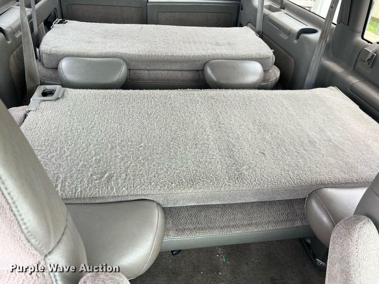 image for item LG9161 1998 GMC Safari  van