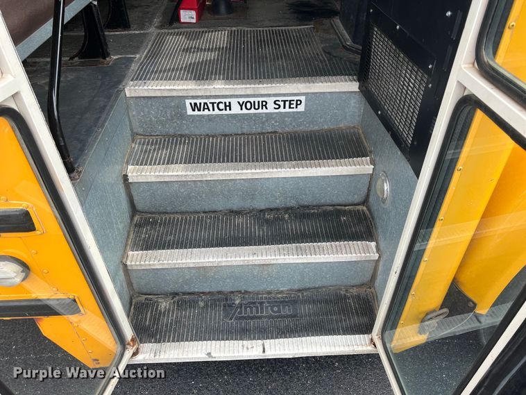 image for item LG9165 1997 International 3800  school bus