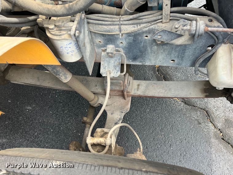 image for item LG9165 1997 International 3800  school bus