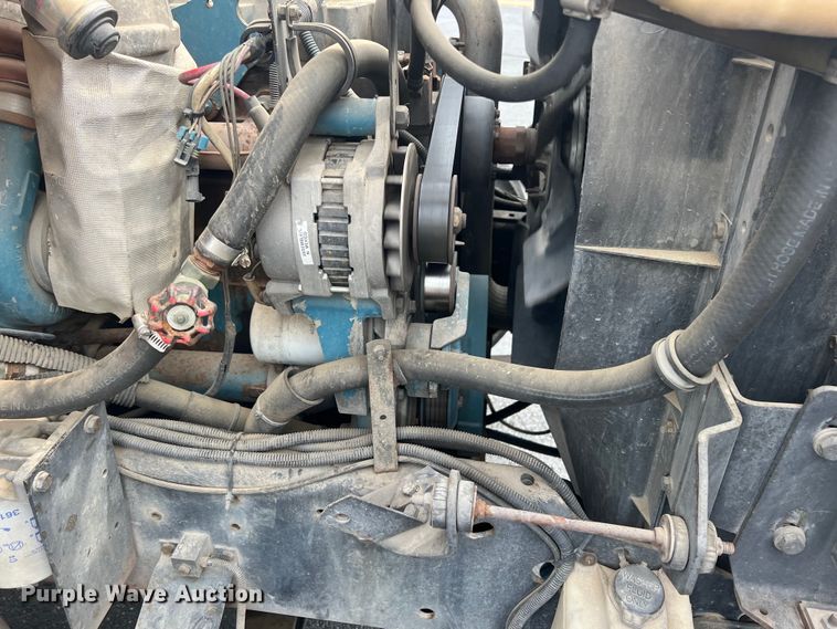 image for item LG9165 1997 International 3800  school bus