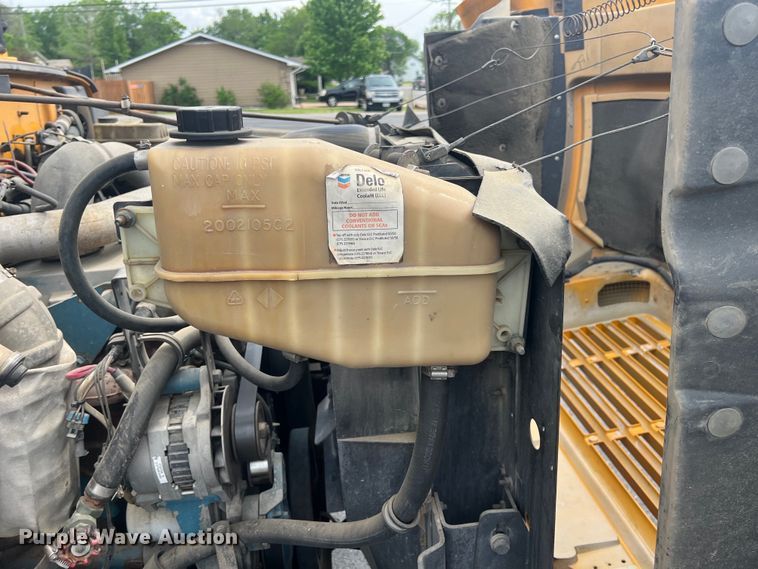 image for item LG9165 1997 International 3800  school bus