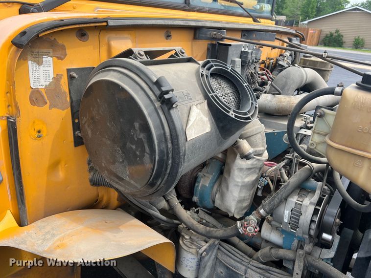 image for item LG9165 1997 International 3800  school bus