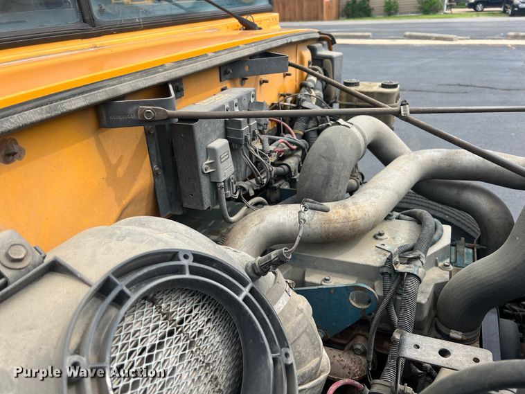 image for item LG9165 1997 International 3800  school bus