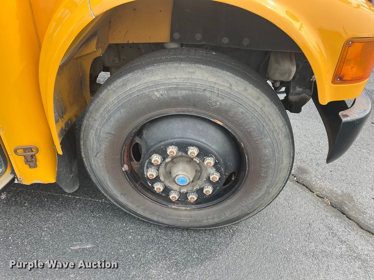 image for item LG9165 1997 International 3800  school bus