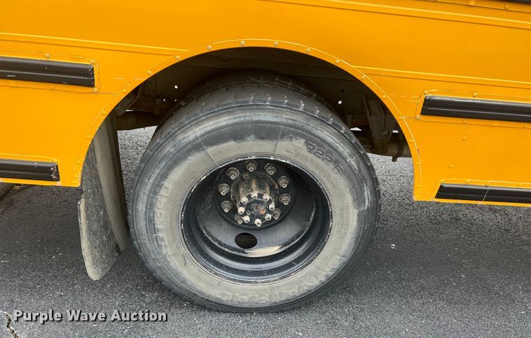 image for item LG9165 1997 International 3800  school bus