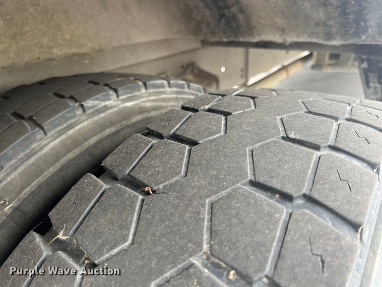 image for item LG9165 1997 International 3800  school bus