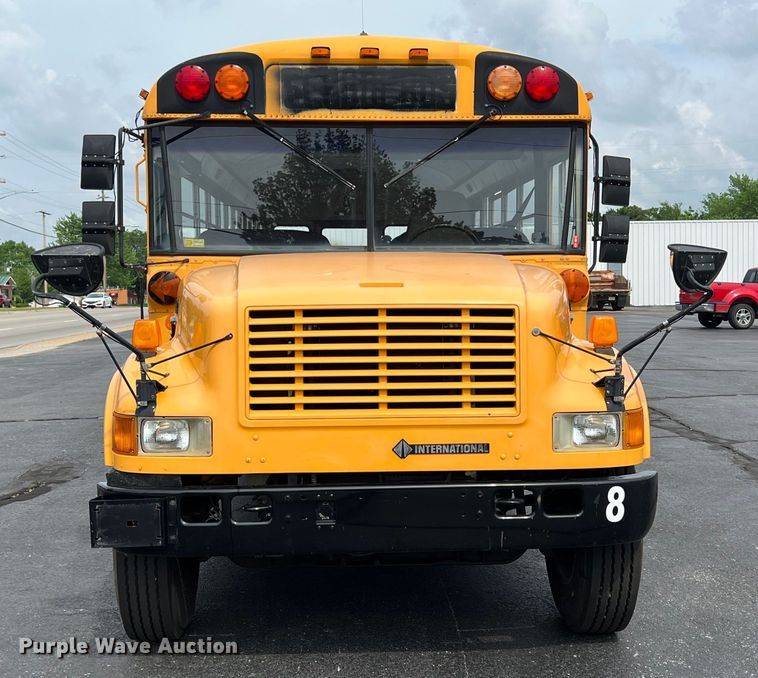 image for item LG9166 1997 International 3800  school bus