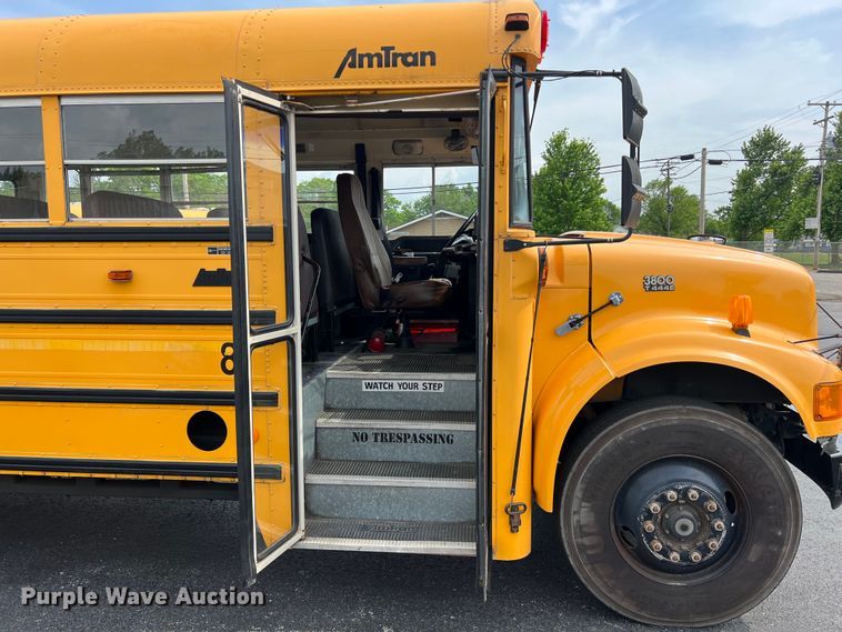 image for item LG9166 1997 International 3800  school bus