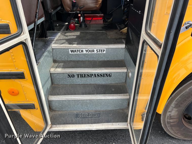 image for item LG9166 1997 International 3800  school bus