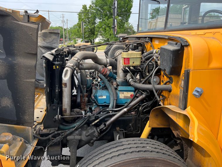 image for item LG9166 1997 International 3800  school bus