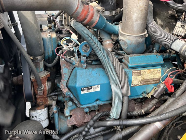 image for item LG9166 1997 International 3800  school bus