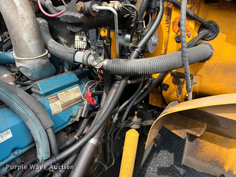 image for item LG9166 1997 International 3800  school bus