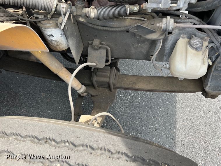 image for item LG9166 1997 International 3800  school bus