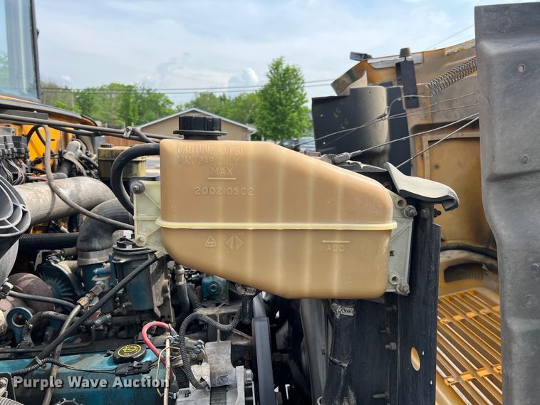 image for item LG9166 1997 International 3800  school bus