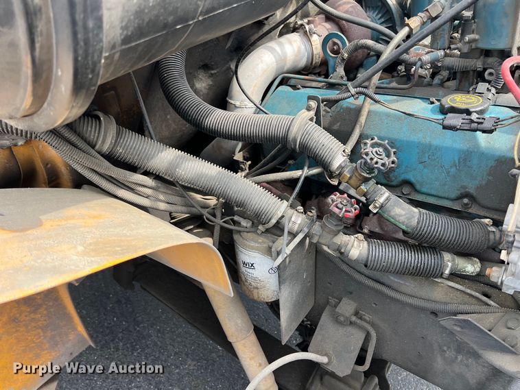 image for item LG9166 1997 International 3800  school bus