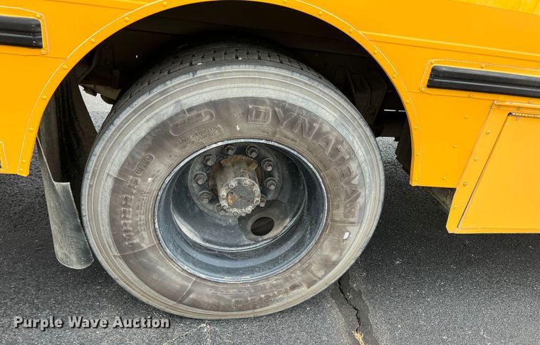 image for item LG9166 1997 International 3800  school bus