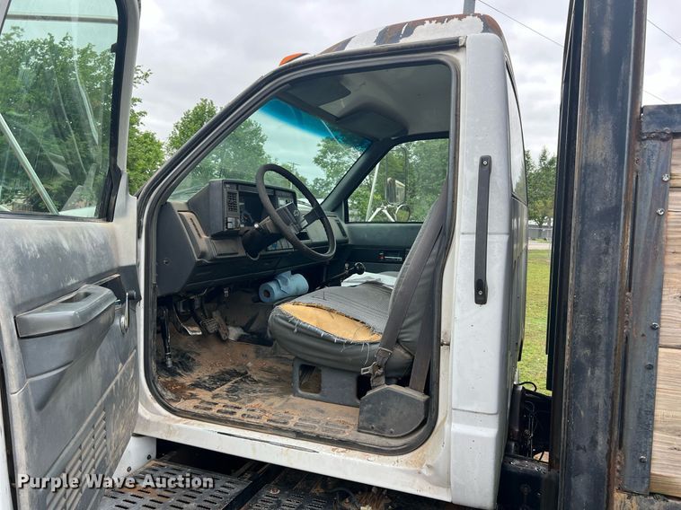 image for item LG9183 2000 Chevrolet C7  dump flatbed truck