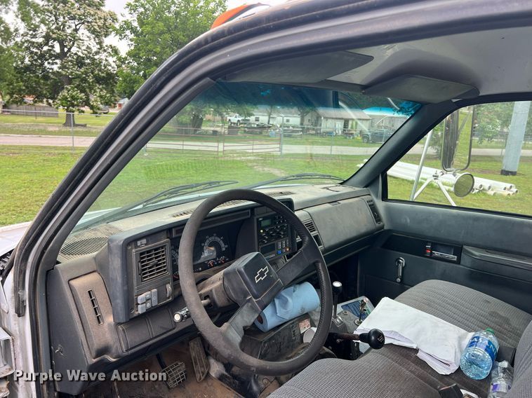 image for item LG9183 2000 Chevrolet C7  dump flatbed truck